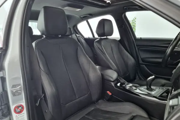 BMW 120 d Pack M Auto 11