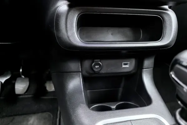 Citroën C3 1.2 PureTech Shine 19