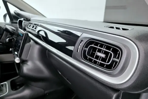 Citroën C3 1.2 PureTech Shine 21