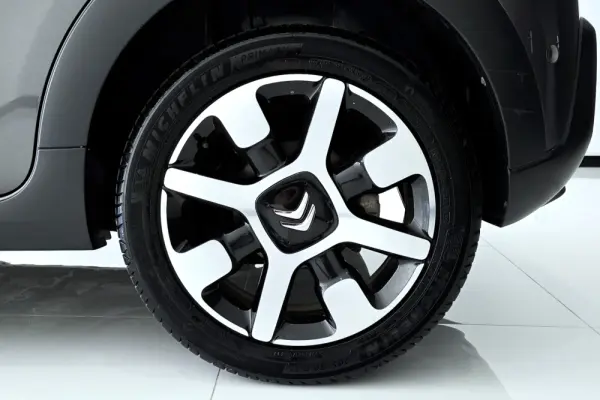 Citroën C3 1.2 PureTech Shine 23