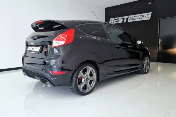Ford Fiesta 1.6 T ST 5