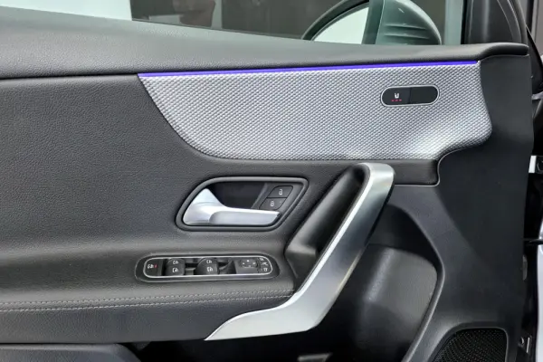 Mercedes-Benz A 180 d 7G-DCT Progressive 9