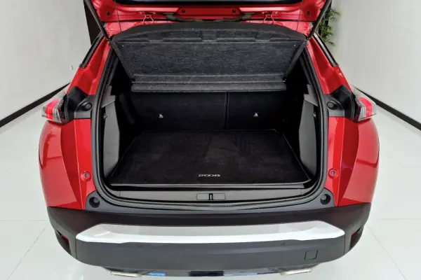 Peugeot 2008 1.2 PureTech GT Line EAT8 10