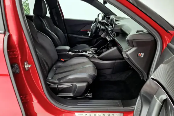 Peugeot 2008 1.2 PureTech GT Line EAT8 11