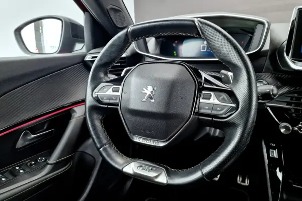 Peugeot 2008 1.2 PureTech GT Line EAT8 13