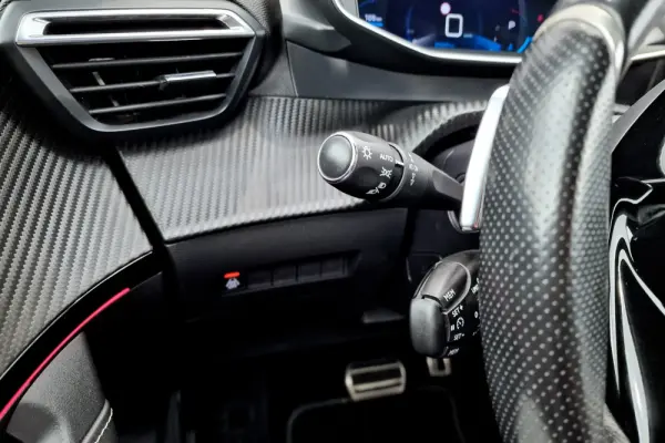 Peugeot 2008 1.2 PureTech GT Line EAT8 15