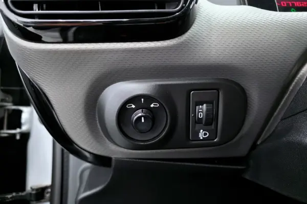 Citroën C4 Cactus Pure Tech 110 Stop&Start EAT6 Shine 21