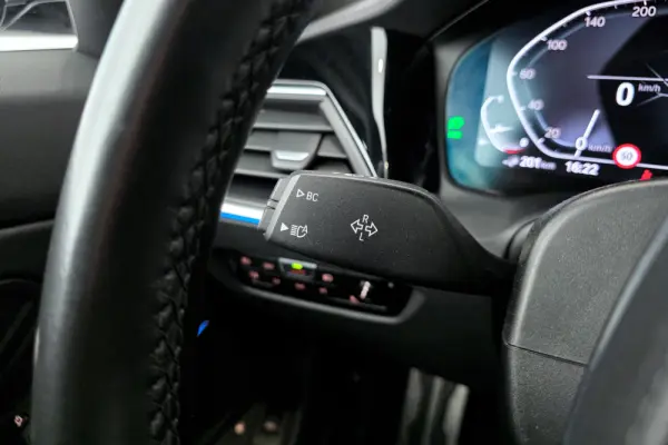 BMW 320 e Pack M Auto 27
