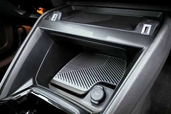 Citroën C4 PureTech 130 Stop&Start EAT8 PLUS 23