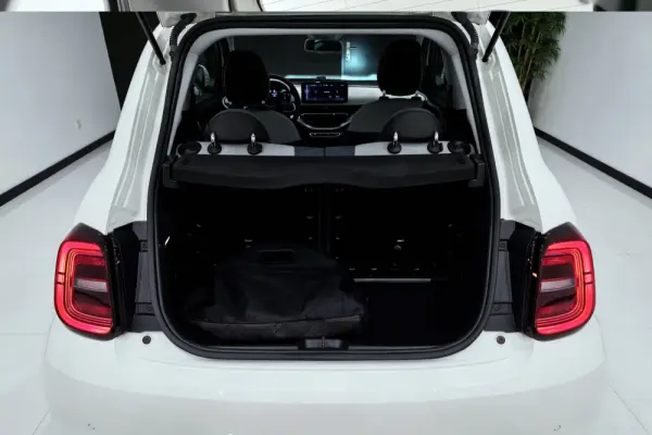 Fiat 500e 3 + 1 42 kWh Icon 13