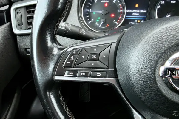 Nissan Qashqai 1.7 dCi N-Connecta 17