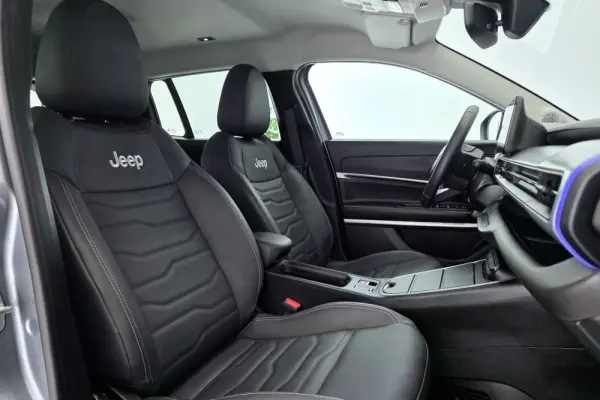 Jeep Avenger 54 kWh Summit Plus 16