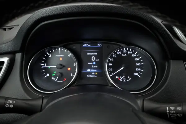 Nissan Qashqai 1.7 dCi N-Connecta 19