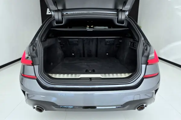 BMW 320 e Pack M Auto 17