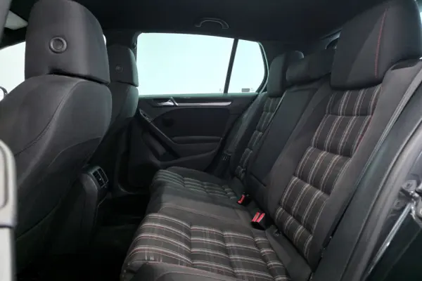 Volkswagen Golf 2.0 TSi GTI DSG 11