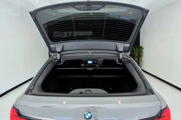 BMW 530 e Pack Desportivo M 18