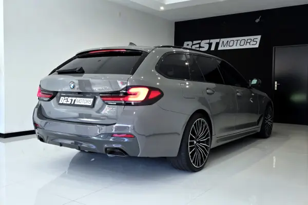 BMW 530 e Pack Desportivo M 5
