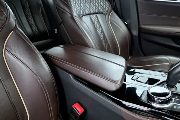 BMW 530 e Pack Desportivo M 44