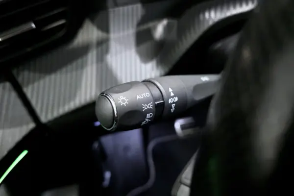 Peugeot e-2008 50 kWh GT Pack 18