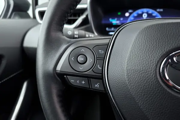 Toyota Corolla 1.8 Hybrid Comfort Plus 17