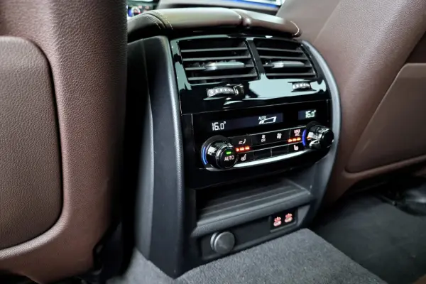 BMW 530 e Pack Desportivo M 14