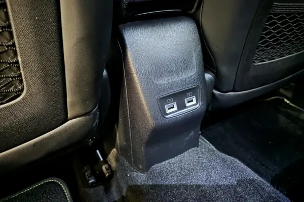 Peugeot e-2008 50 kWh GT Pack 12