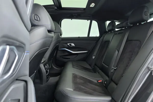 BMW 320 e Pack M Auto 12