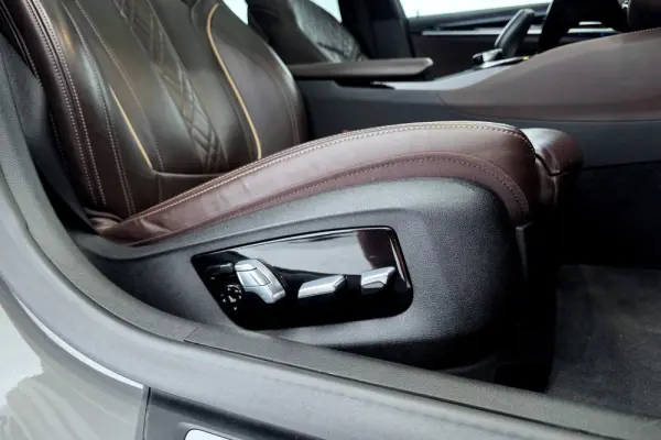 BMW 530 e Pack Desportivo M 25