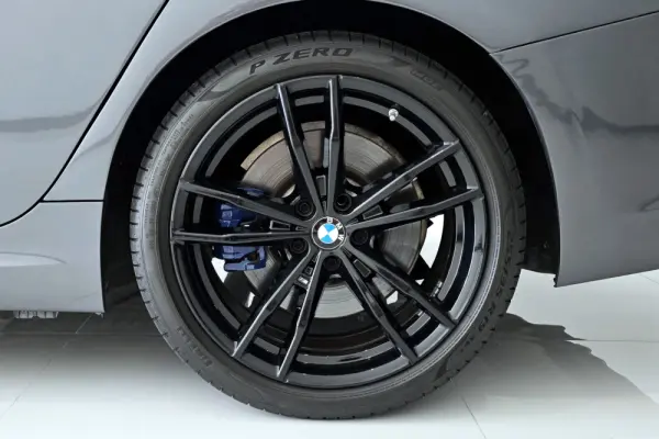 BMW 320 e Pack M Auto 37