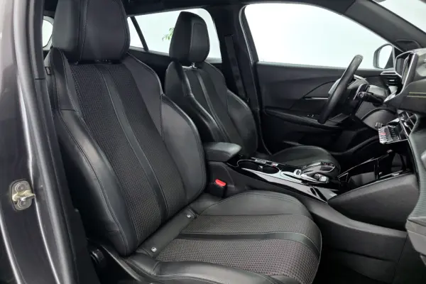 Peugeot 2008 1.5 BlueHDi GT Line EAT8 14
