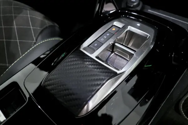 Peugeot e-2008 50 kWh GT Pack 25