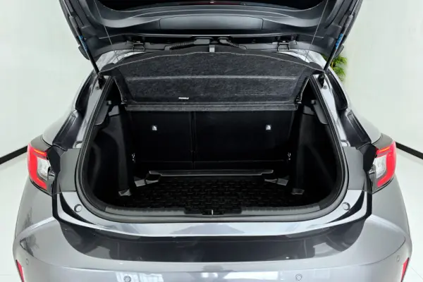 Toyota Corolla 1.8 Hybrid Comfort Plus 11