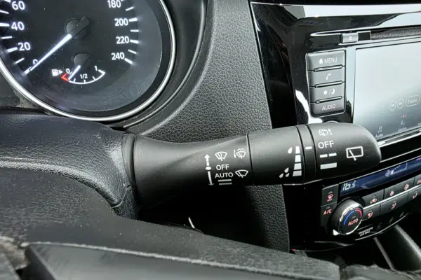 Nissan Qashqai 1.7 dCi N-Connecta 16