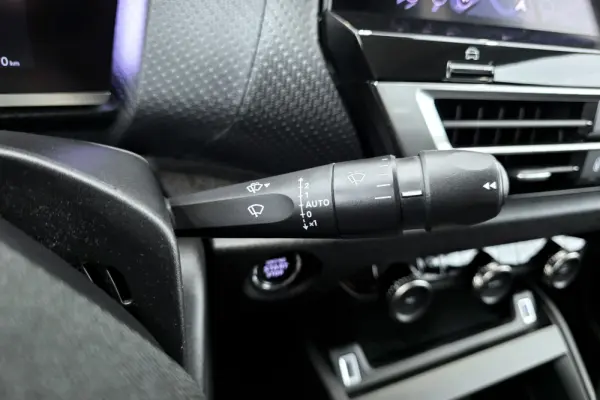 Citroen C4 PureTech 130 Stop&Start EAT8 C-SERIES 18
