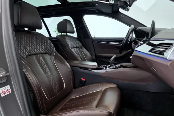 BMW 530 e Pack Desportivo M 24
