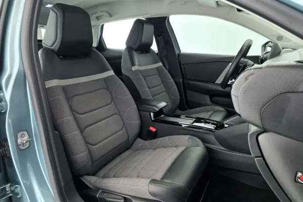 Citroën C4 PureTech 130 Stop&Start EAT8 PLUS 12