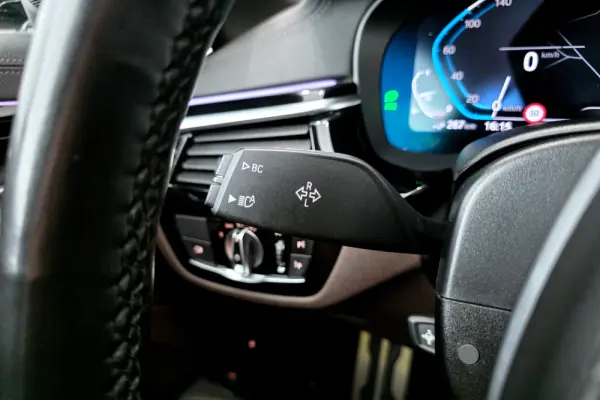 BMW 530 e Pack Desportivo M 32