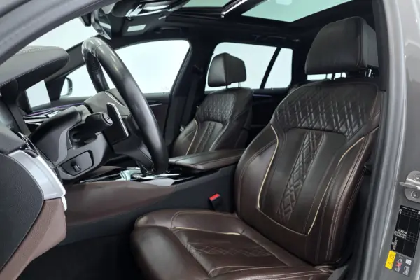 BMW 530 e Pack Desportivo M 8