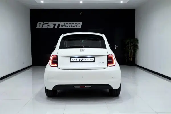 Fiat 500e 3 + 1 42 kWh Icon 6