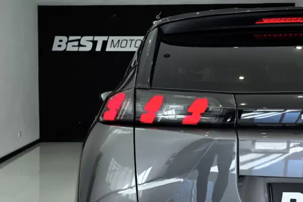 Peugeot 2008 1.5 BlueHDi GT Line EAT8 32