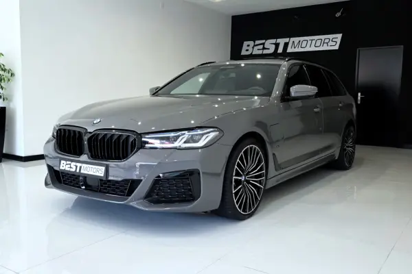 BMW 530 e Pack Desportivo M 4