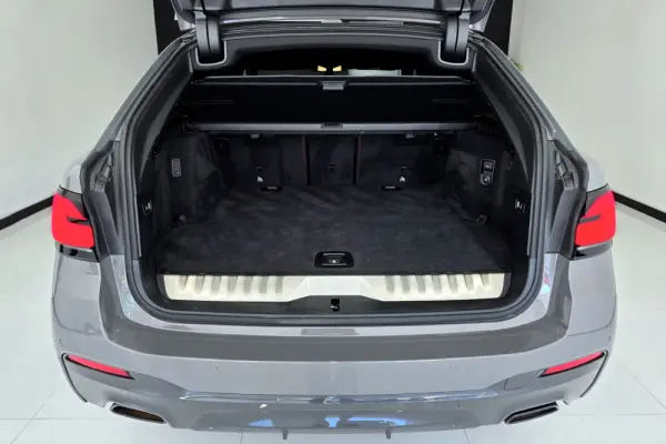 BMW 530 e Pack Desportivo M 19