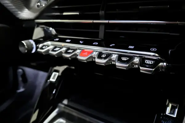 Peugeot e-2008 50 kWh GT Pack 23