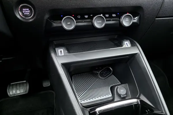 Citroen C4 PureTech 130 Stop&Start EAT8 C-SERIES 25