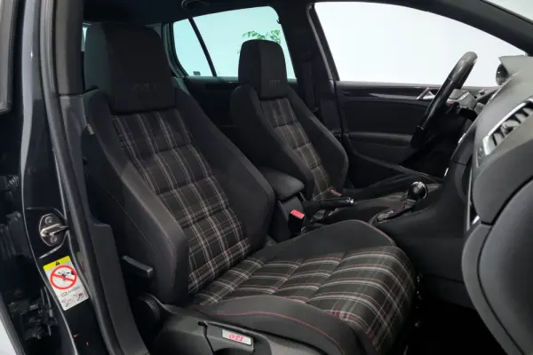 Volkswagen Golf 2.0 TSi GTI DSG 14