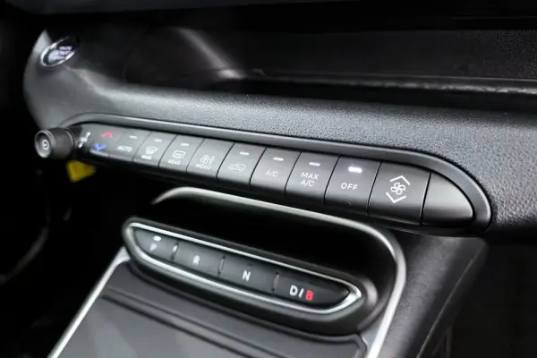 Jeep Avenger 54 kWh Summit Plus 27