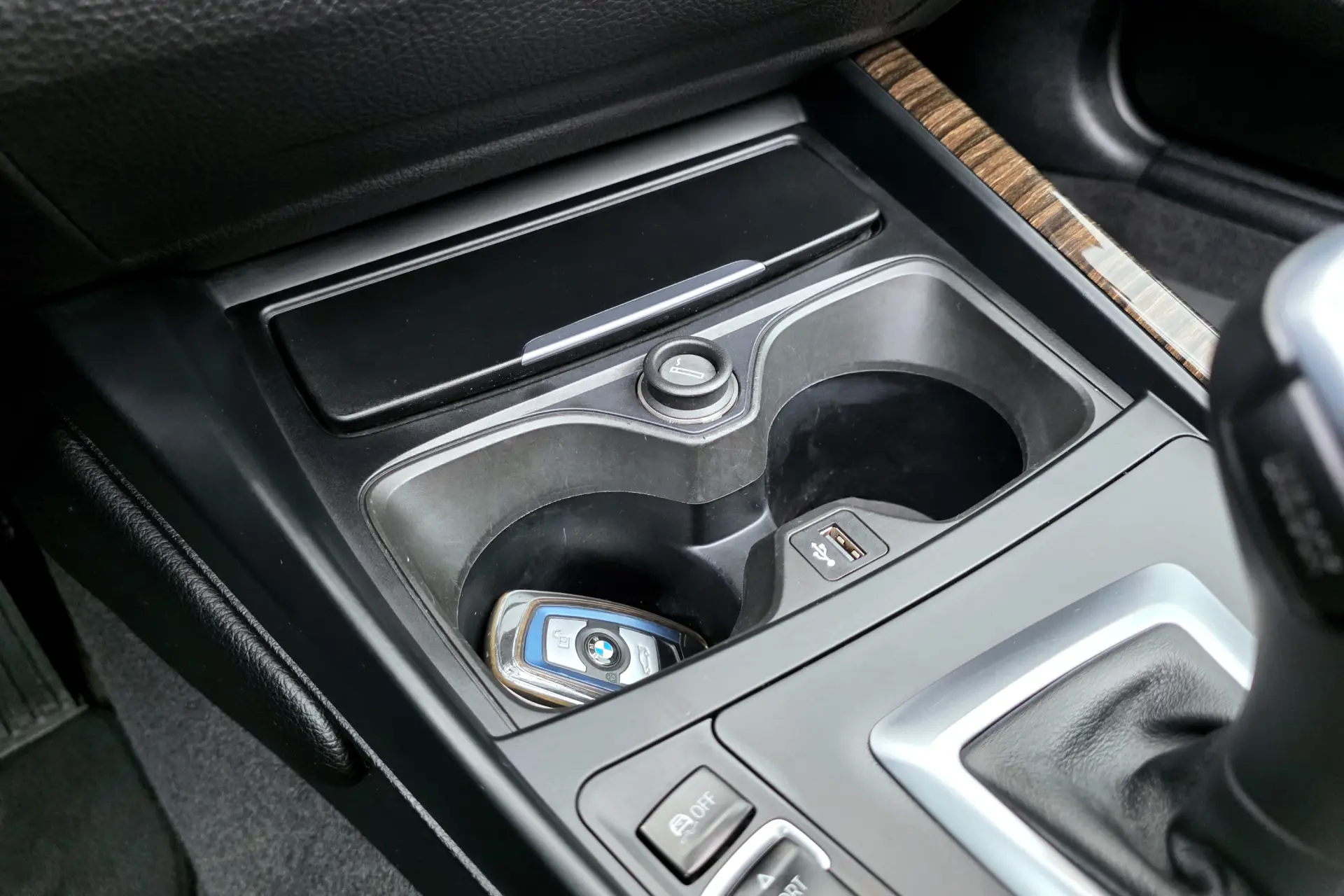 BMW M240i xDrive Auto 26