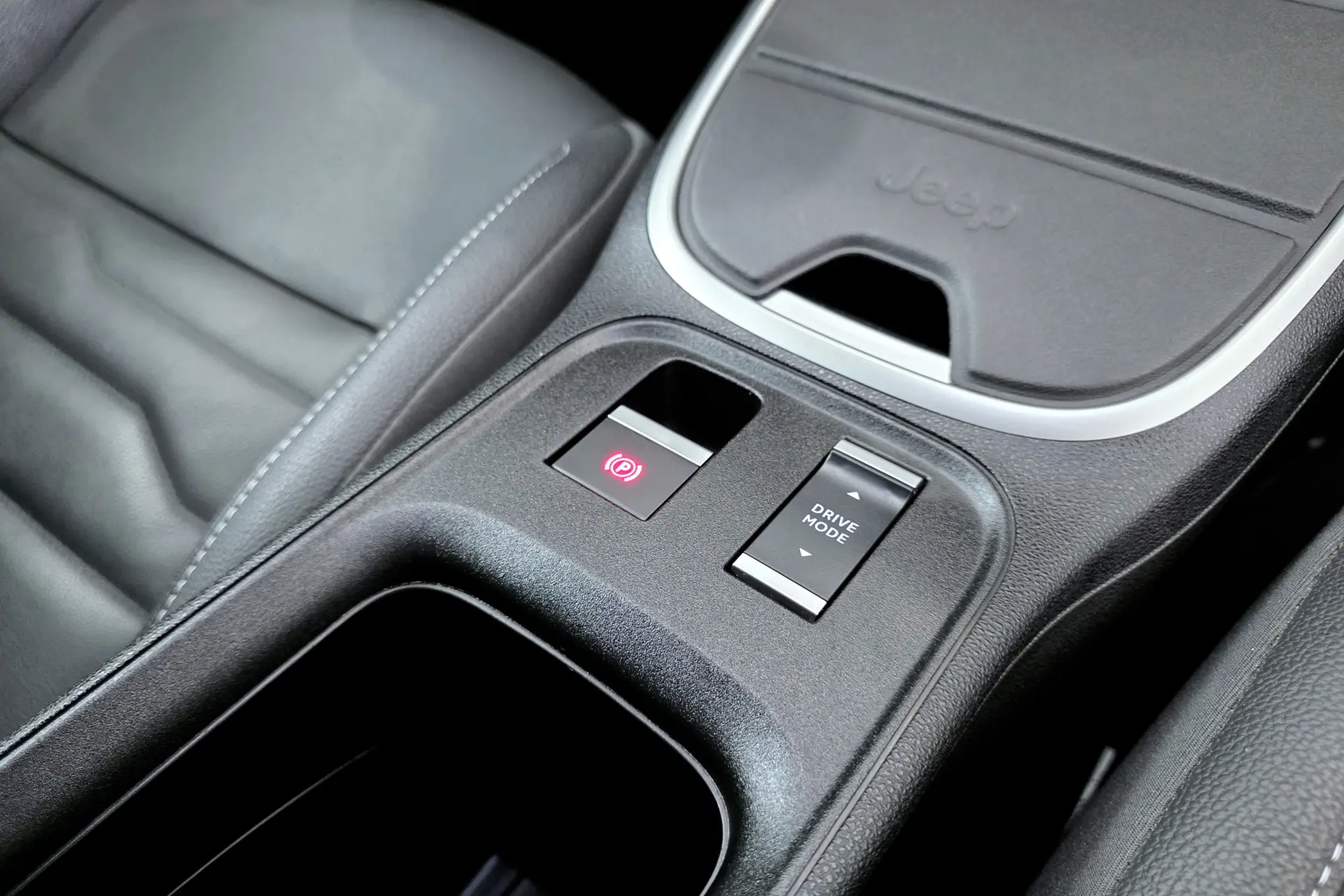 Jeep Avenger 54 kWh Summit Plus 30