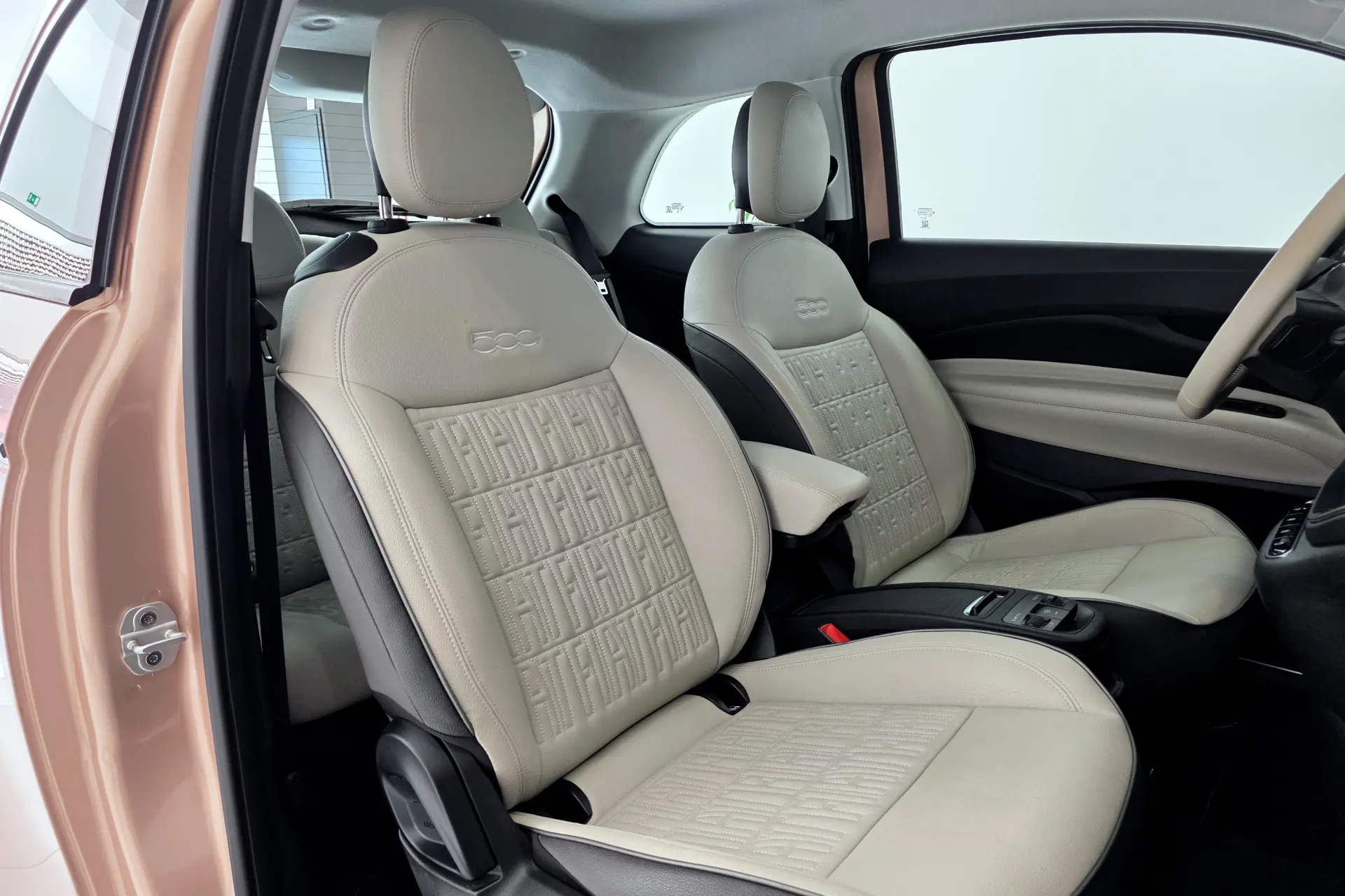 Fiat 500e 42kWh la Prima (by Bocelli) 12