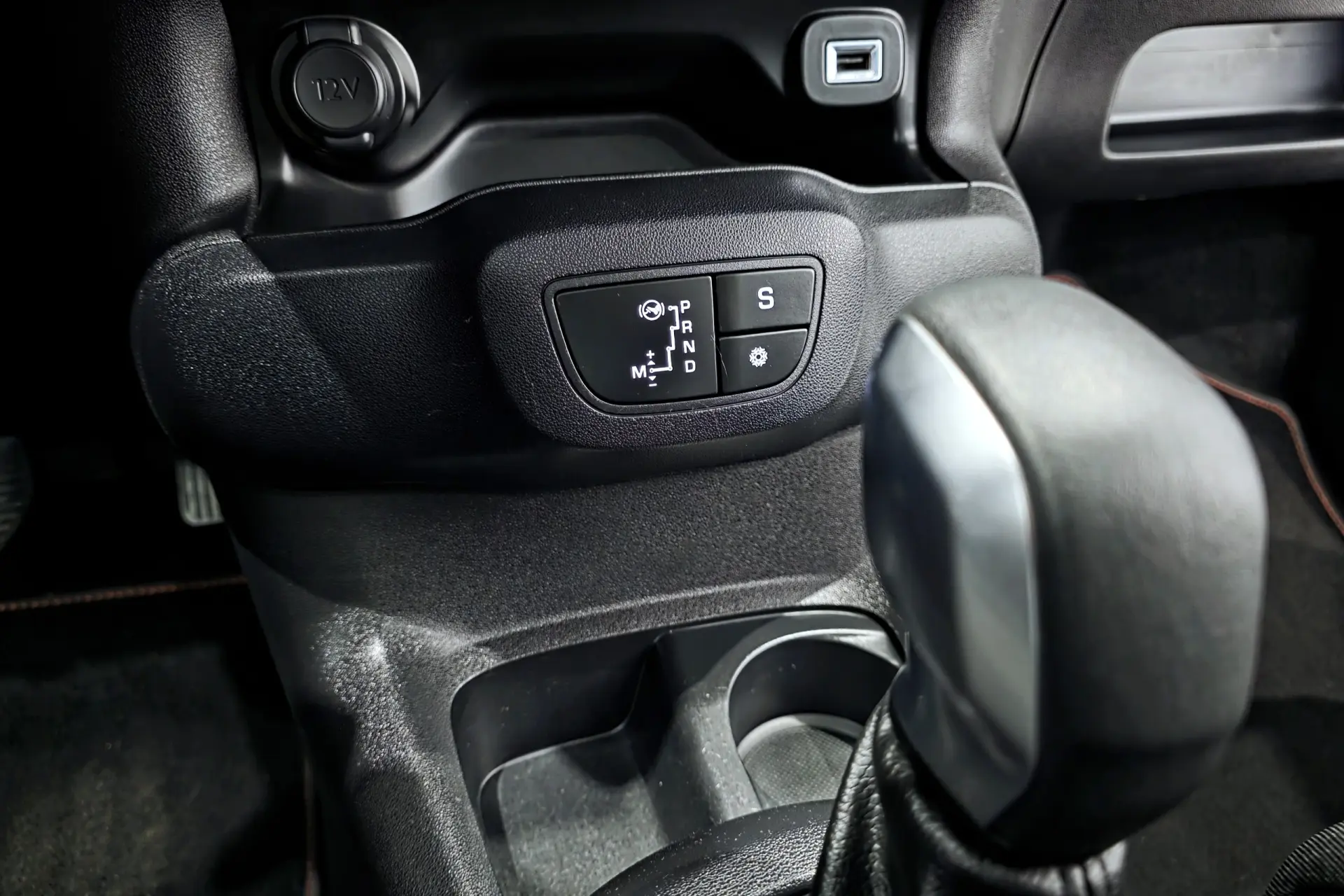 Citroën C4 Cactus Pure Tech 110 Stop&Start EAT6 Shine 23